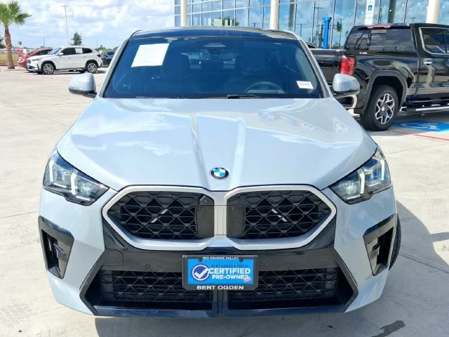 Used 2024 Gray BMW xDrive28i image 2