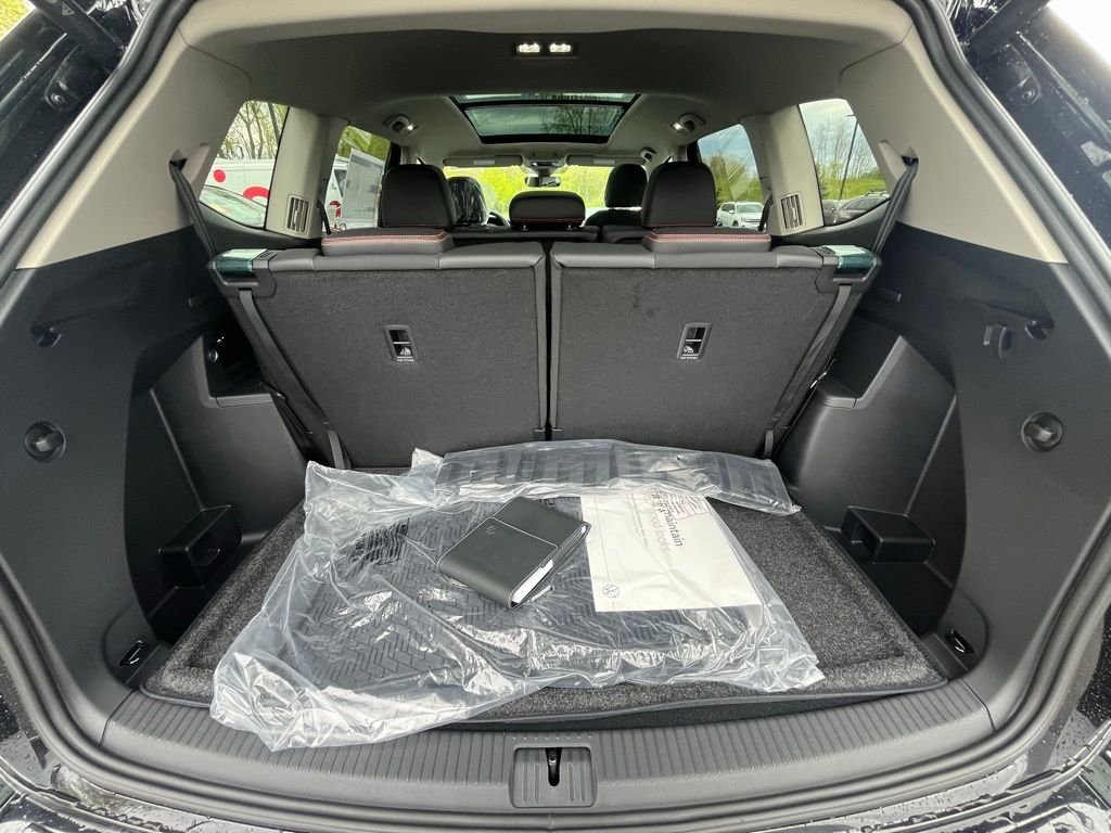 New 2026 Black Volkswagen 2.0T Peak Edition image 27