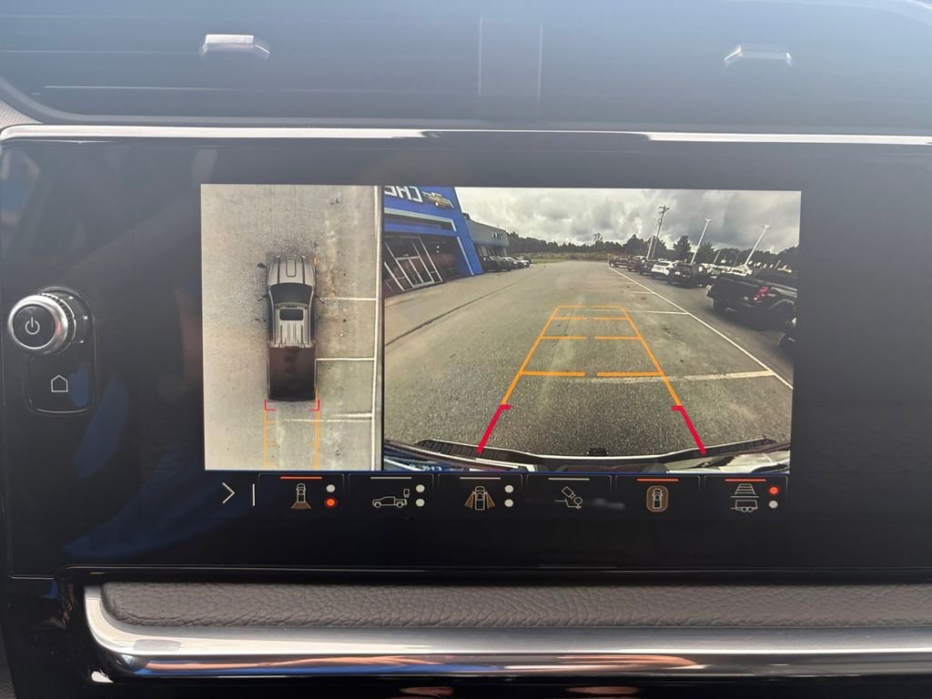 Used 2025 White GMC Denali image 22