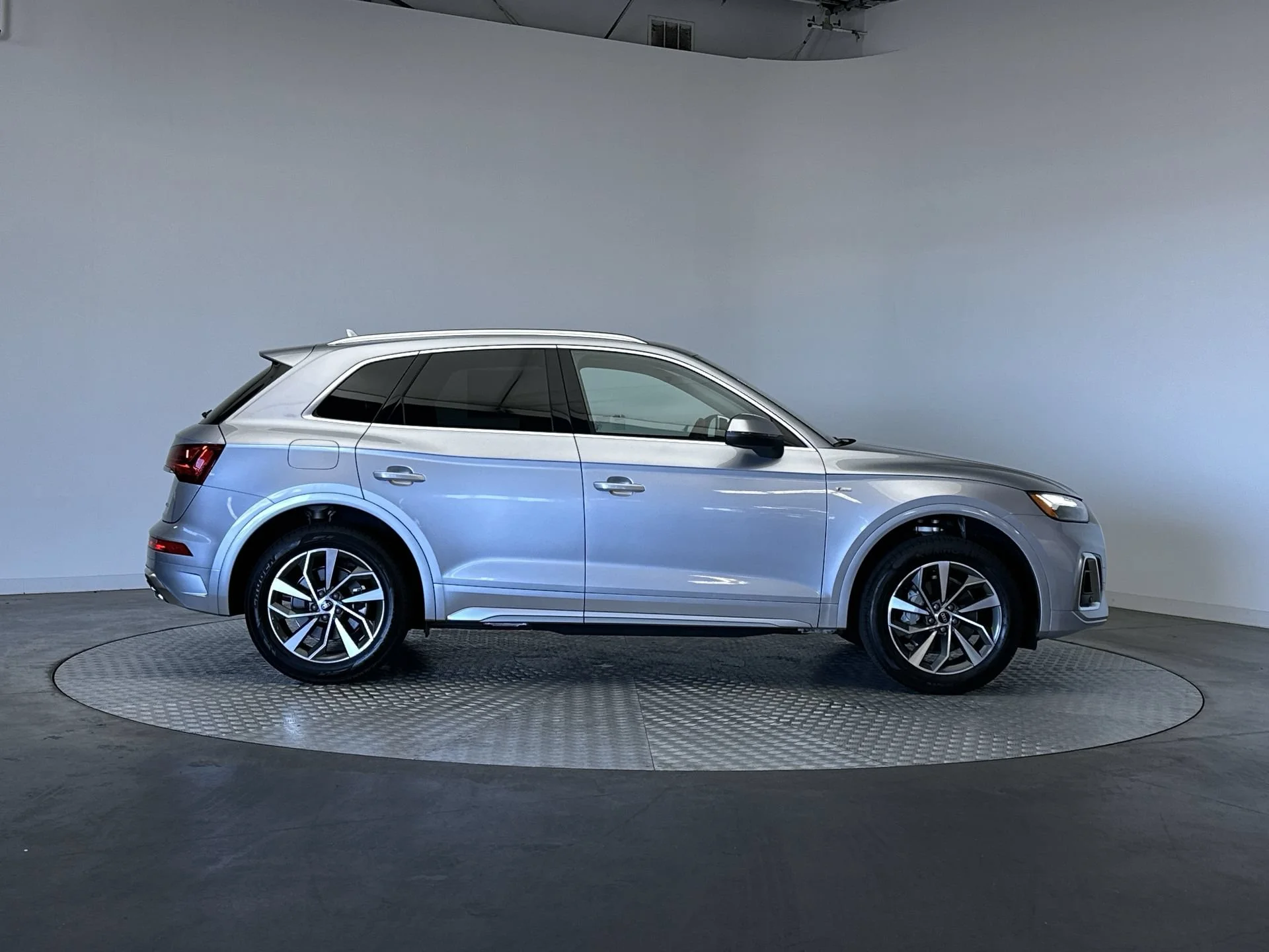 Used 2025 Florett Silver Metallic Audi S line Premium image 10