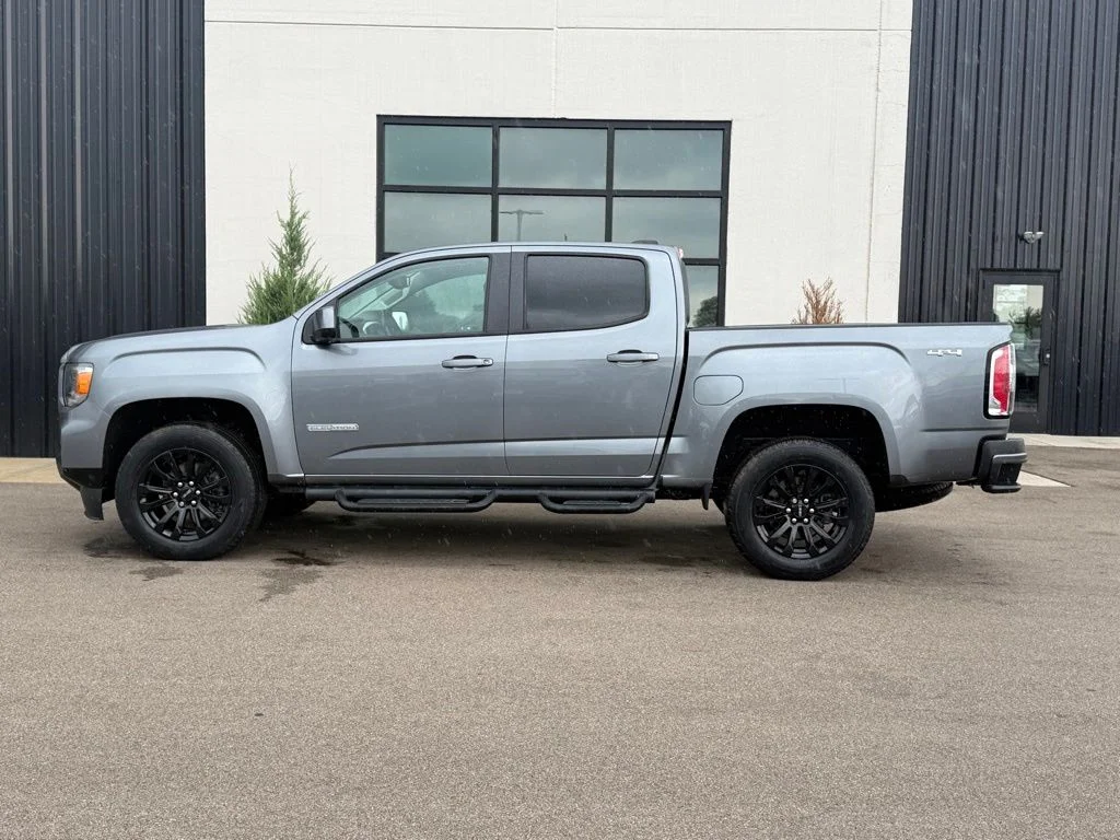 Used 2022 Gray GMC Elevation image 2