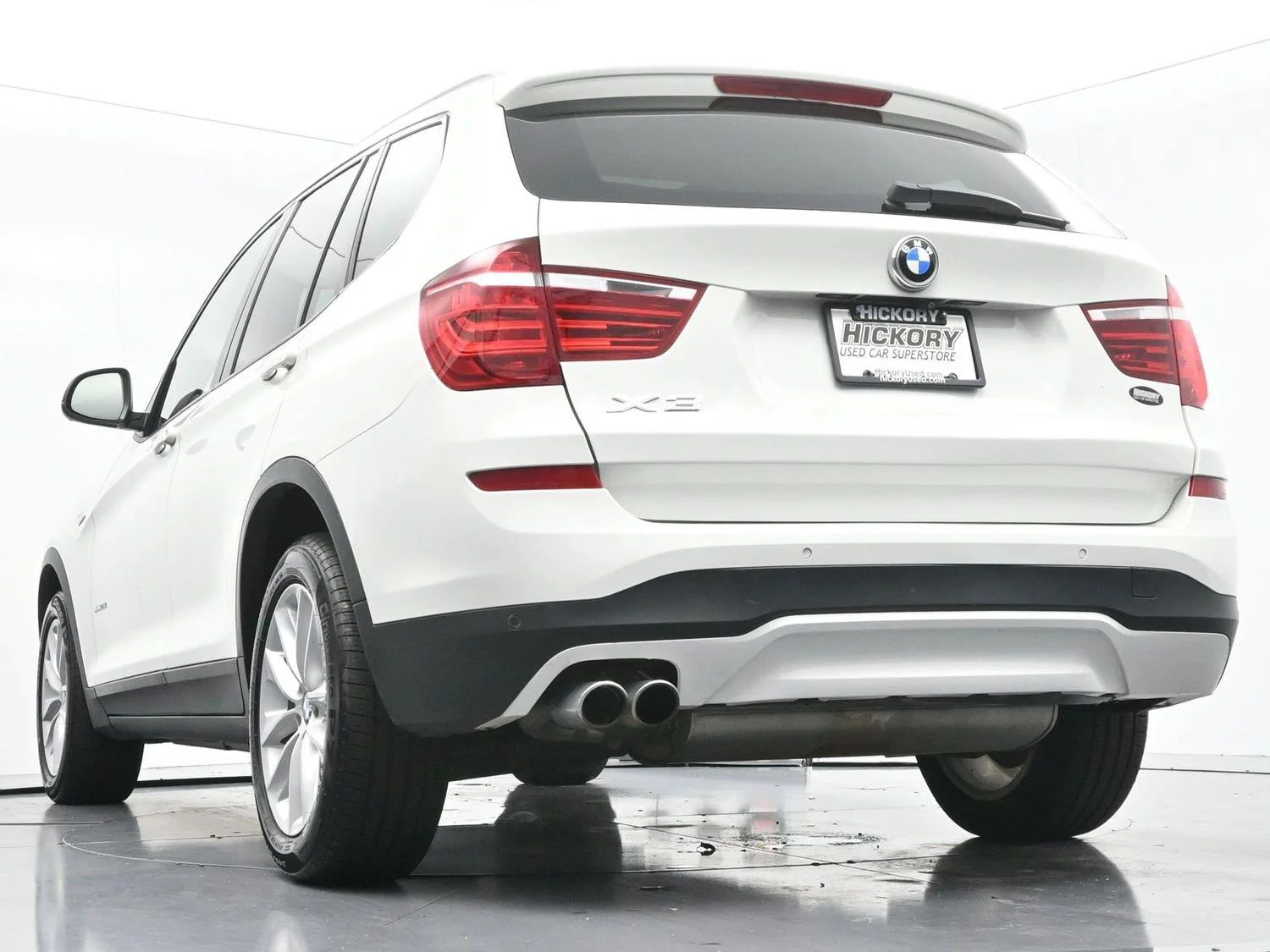 Used 2017 Alpine White BMW xDrive28i image 46