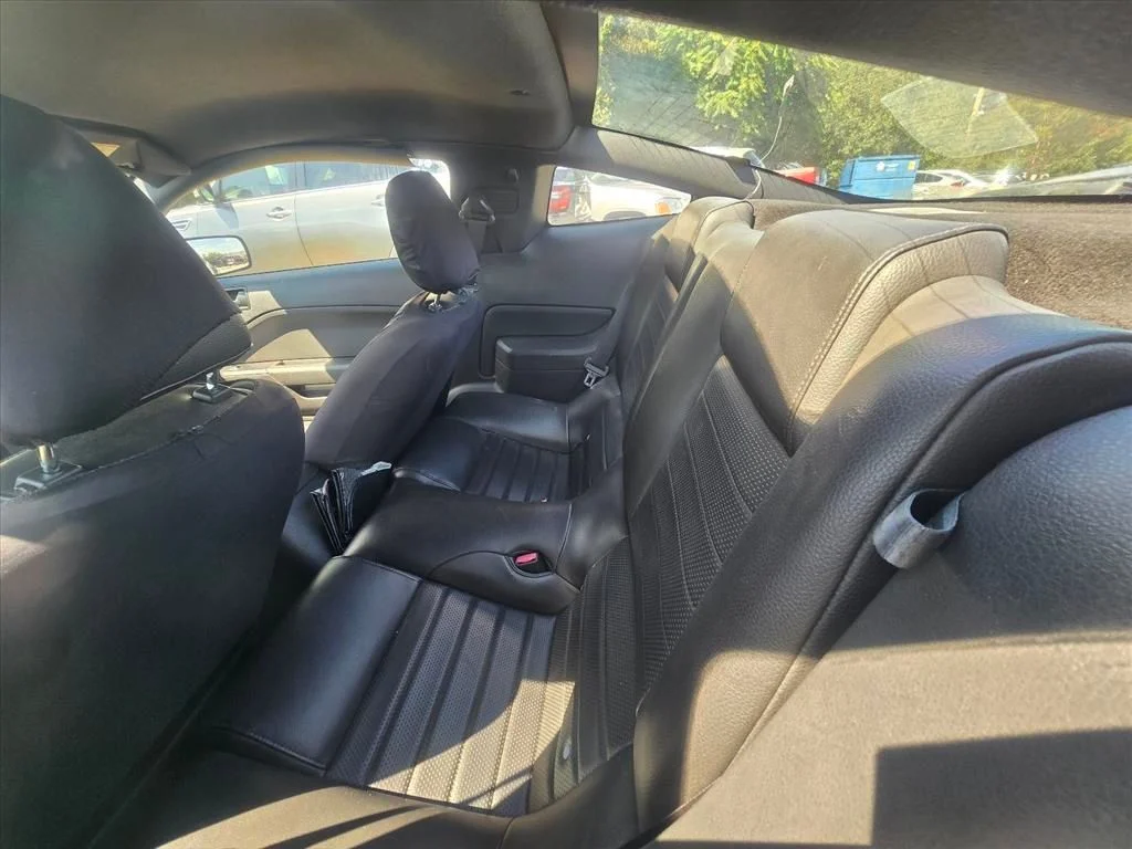 Used 2005 Gray Ford GT Premium image 5
