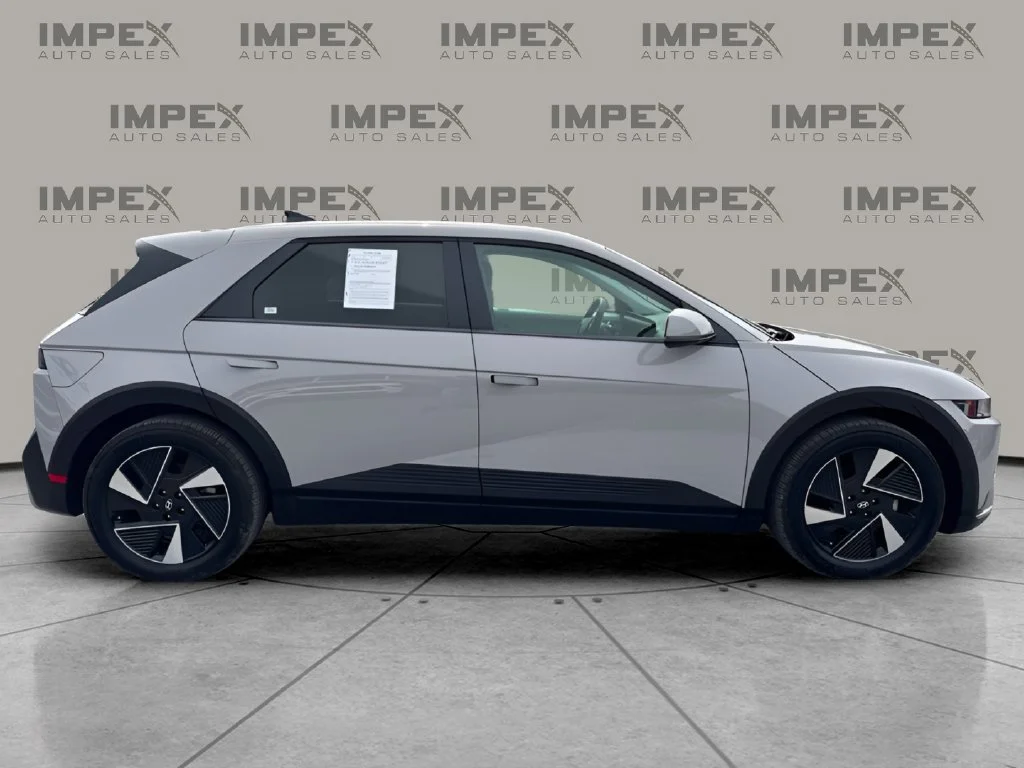 Used 2025 Gray Hyundai SE image 6