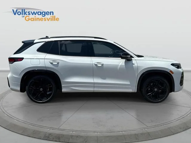 New 2026 Opal White Pearl Volkswagen SE R-Line Black image 2