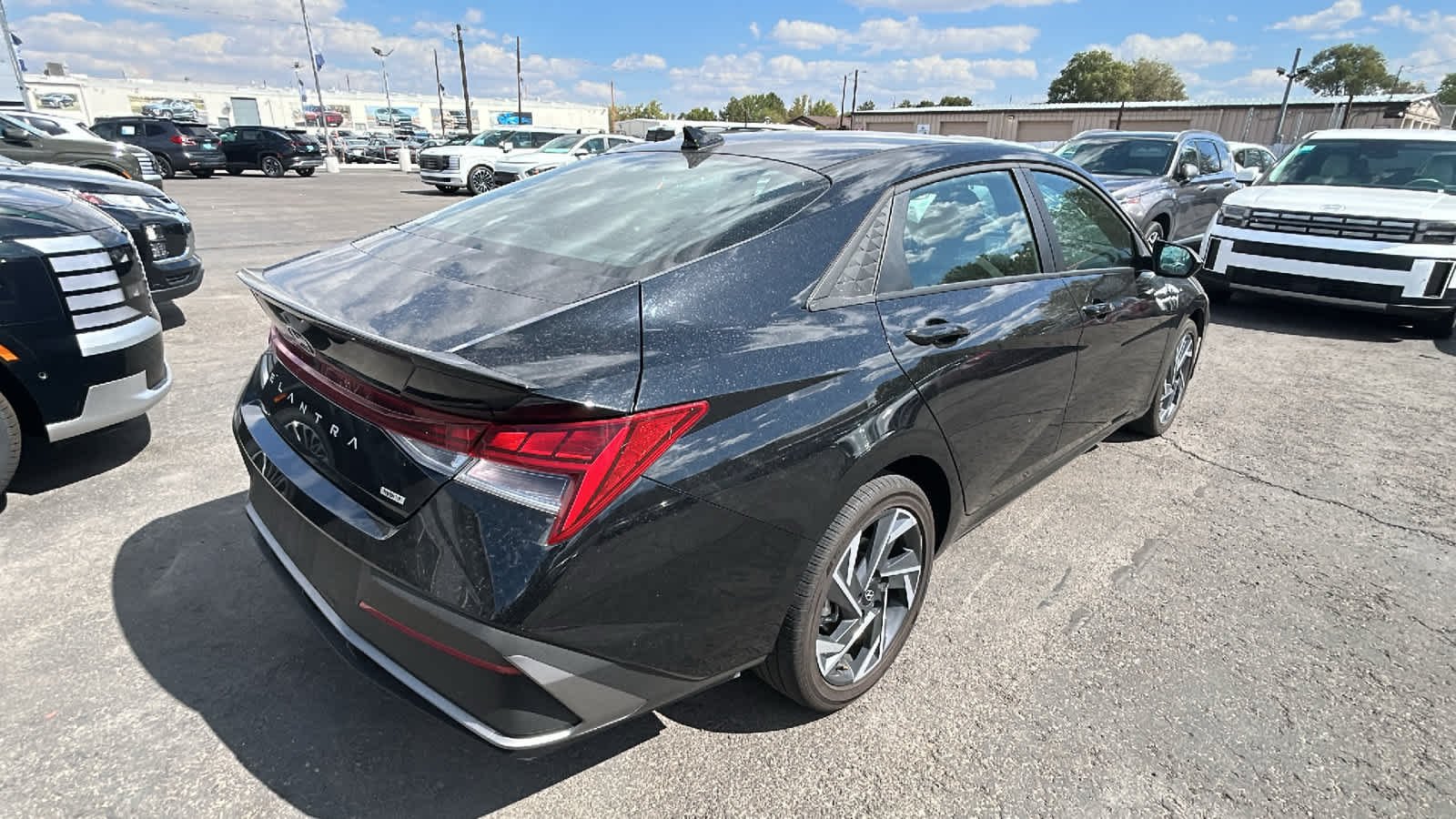 Used 2025 Abyss Black Hyundai SEL Sport image 5