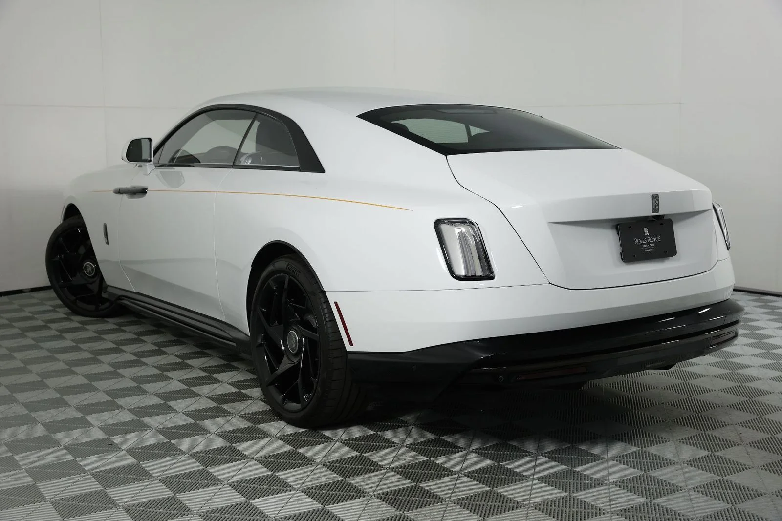 New 2025 Arctic White Rolls-Royce Black Badge image 3