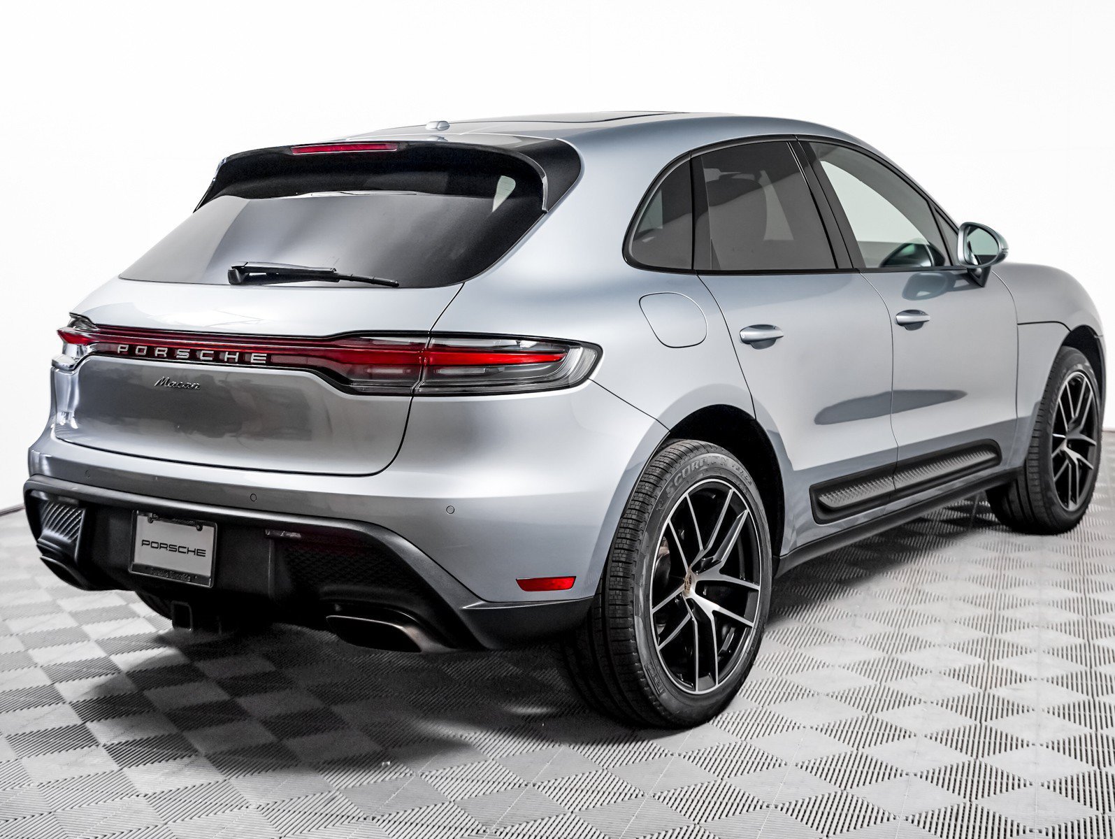 Certified Used 2022 DOLOMITE SILVER Porsche  image 10