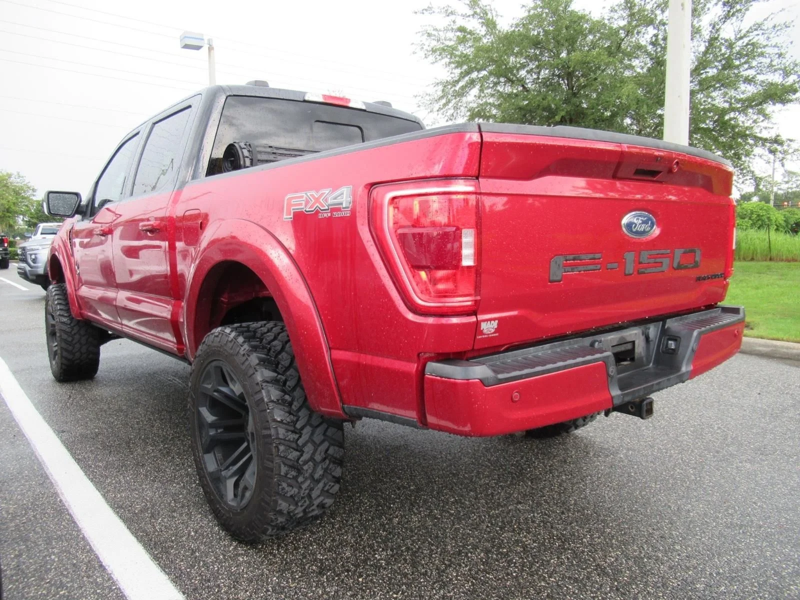 Used 2021 Red Ford XLT image 3
