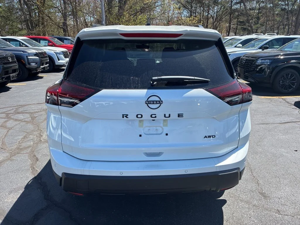 New 2026 Everest White Pearl TriCoat Nissan Dark Armor™ image 6