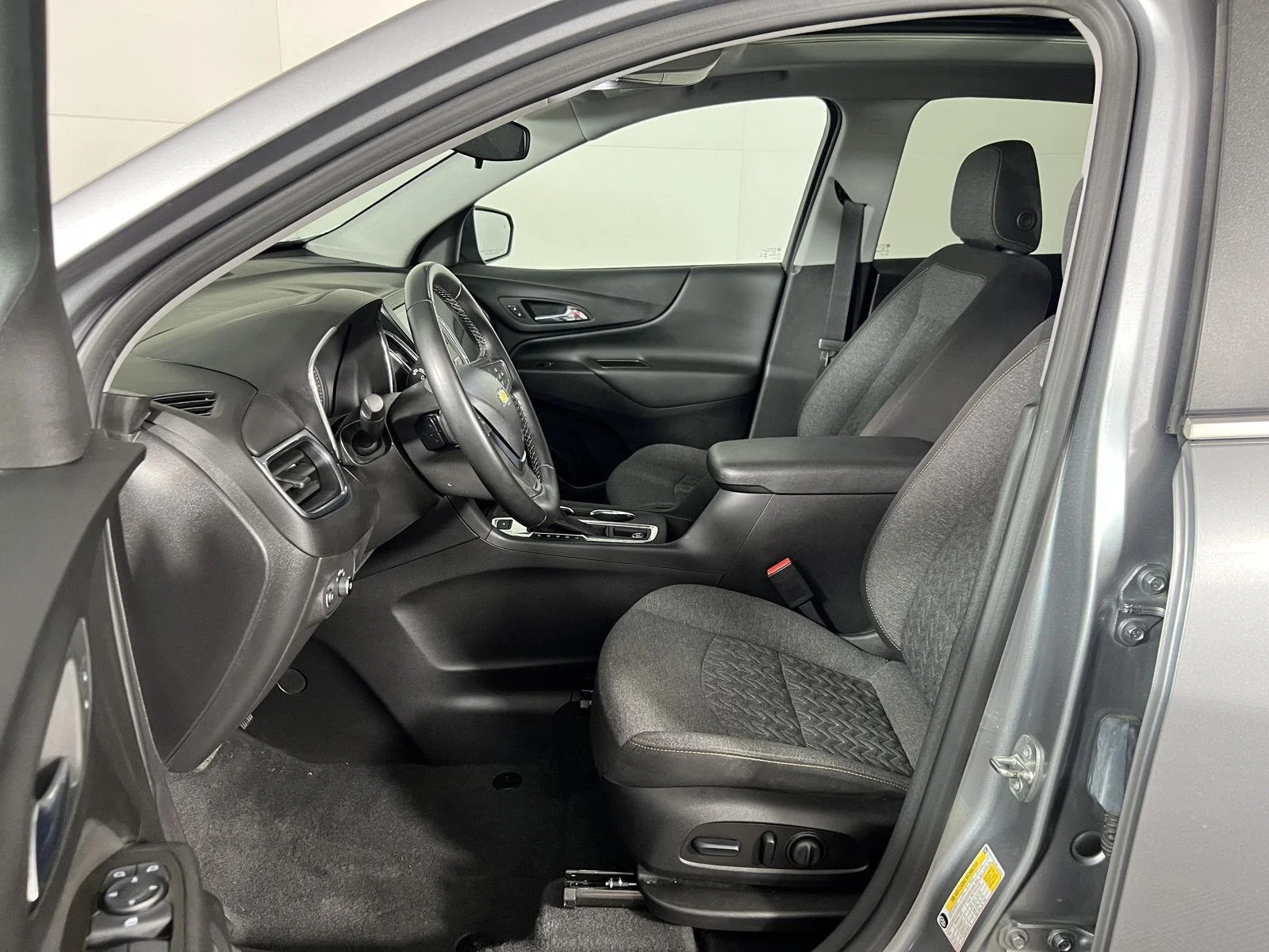 Used 2024 Sterling Gray Metallic Chevrolet LT image 29