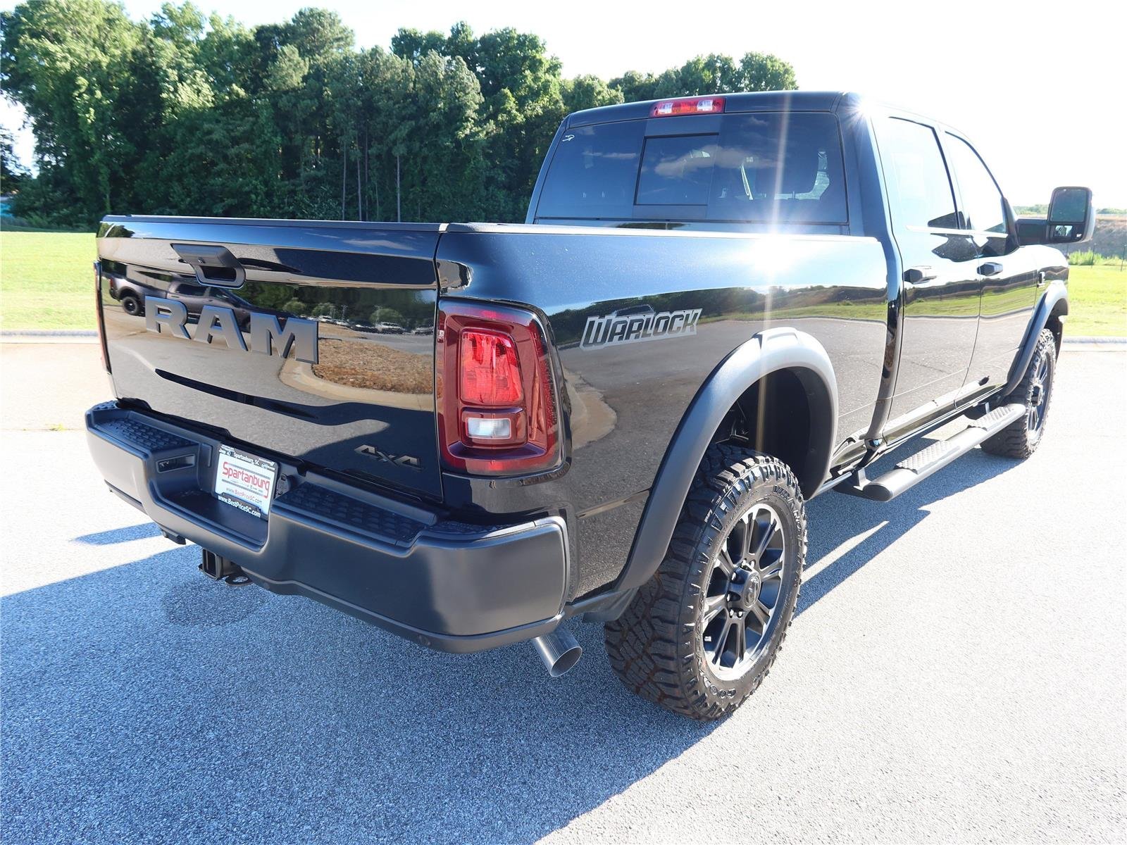 New 2026 Diamond Black Crystal Pearl-Coat Exterior Paint RAM Warlock image 7