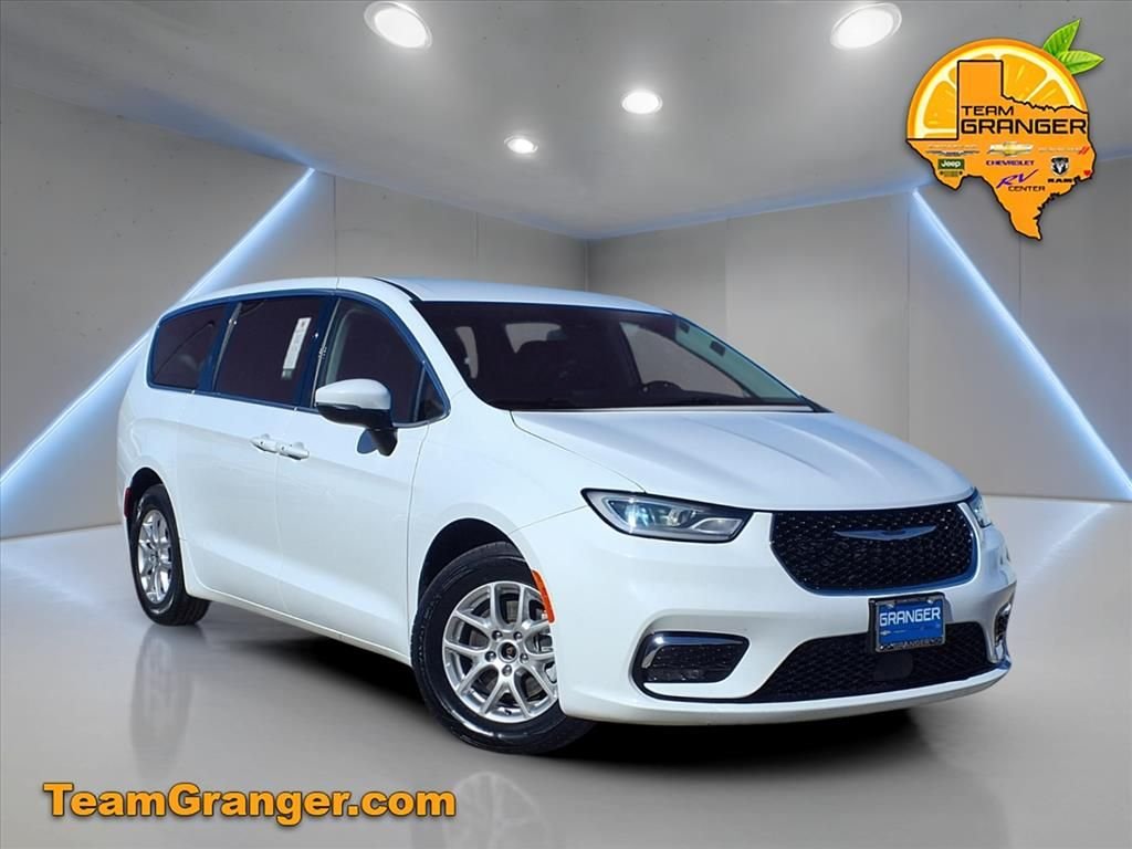 2023 Chrysler Pacifica Touring L