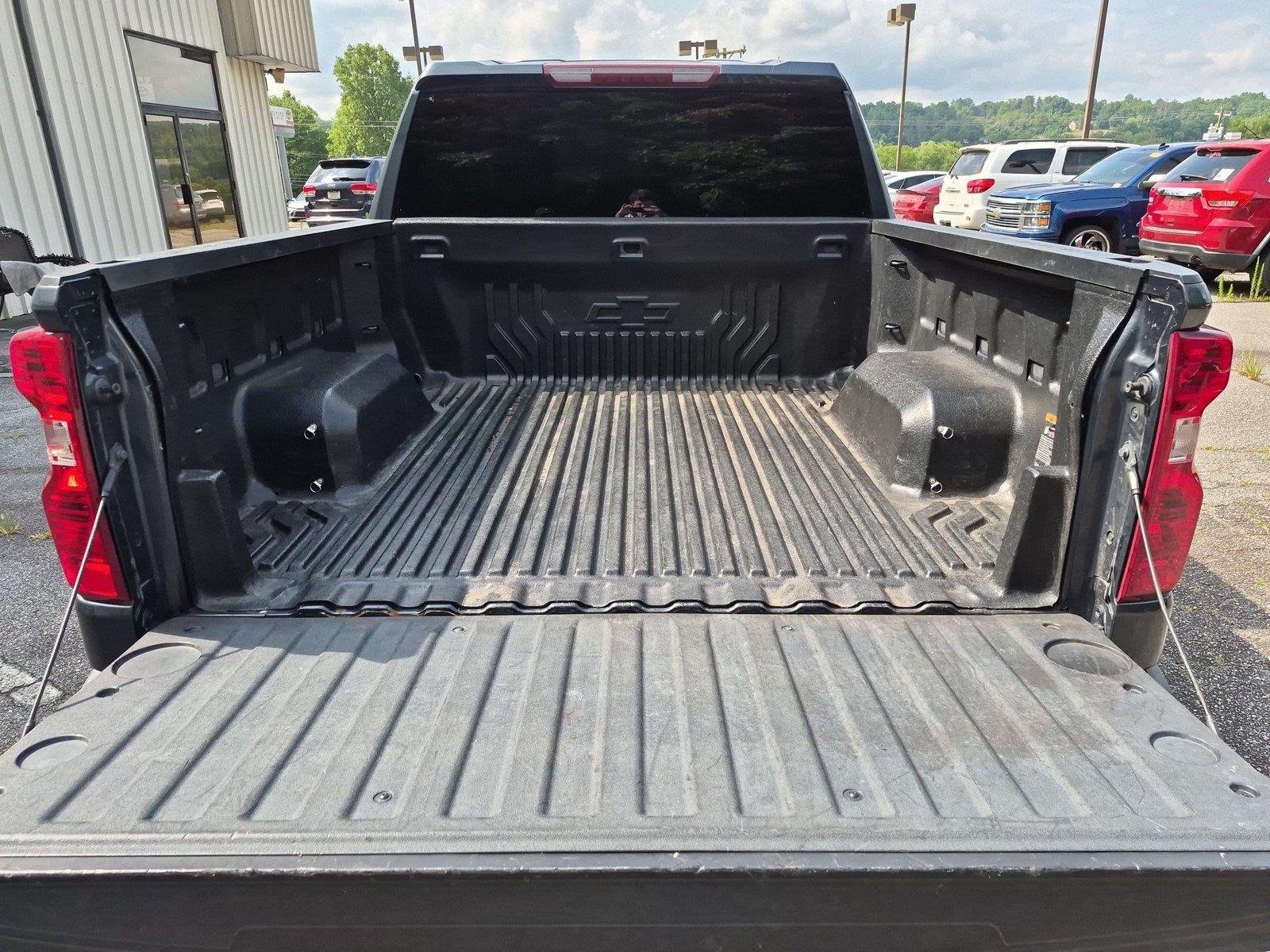 Used 2019 Shadow Gray Metallic Chevrolet LT image 31