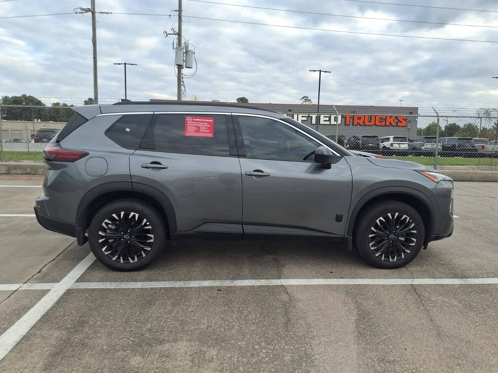 2026 Nissan Rogue photo 10 of 27