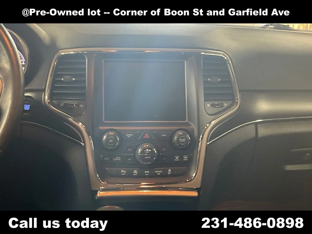 Used 2017 White Jeep Limited image 19