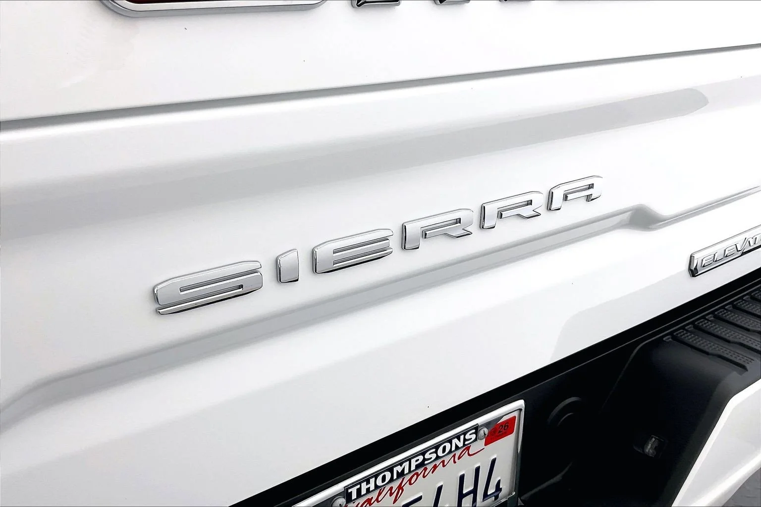 Used 2026 Summit White GMC Elevation image 31