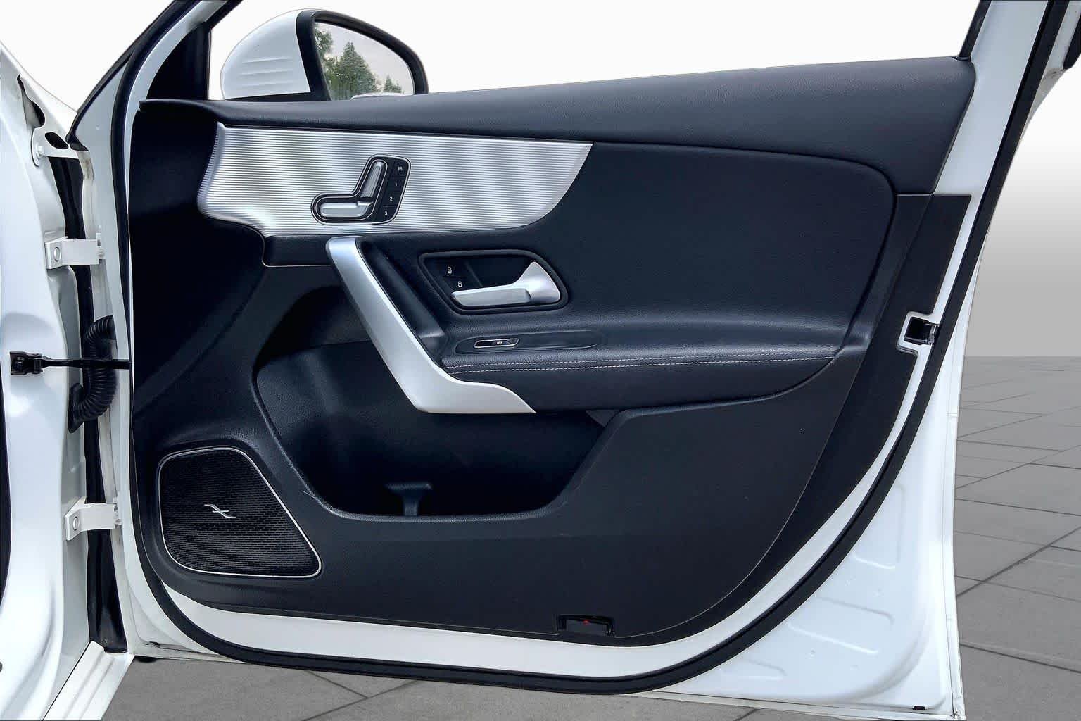 Used 2019 Polar White Mercedes-Benz A 220 image 23