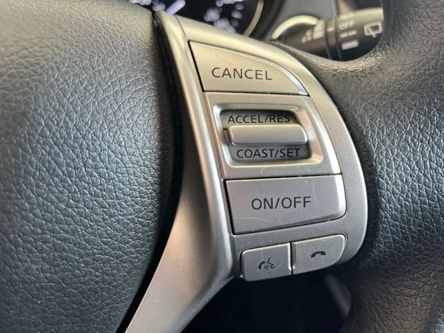 Used 2016 Pearl White Nissan SV image 24