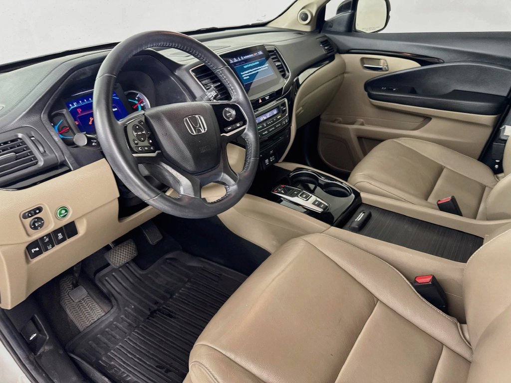 Certified Used 2021 Platinum White Pearl Honda Touring image 11