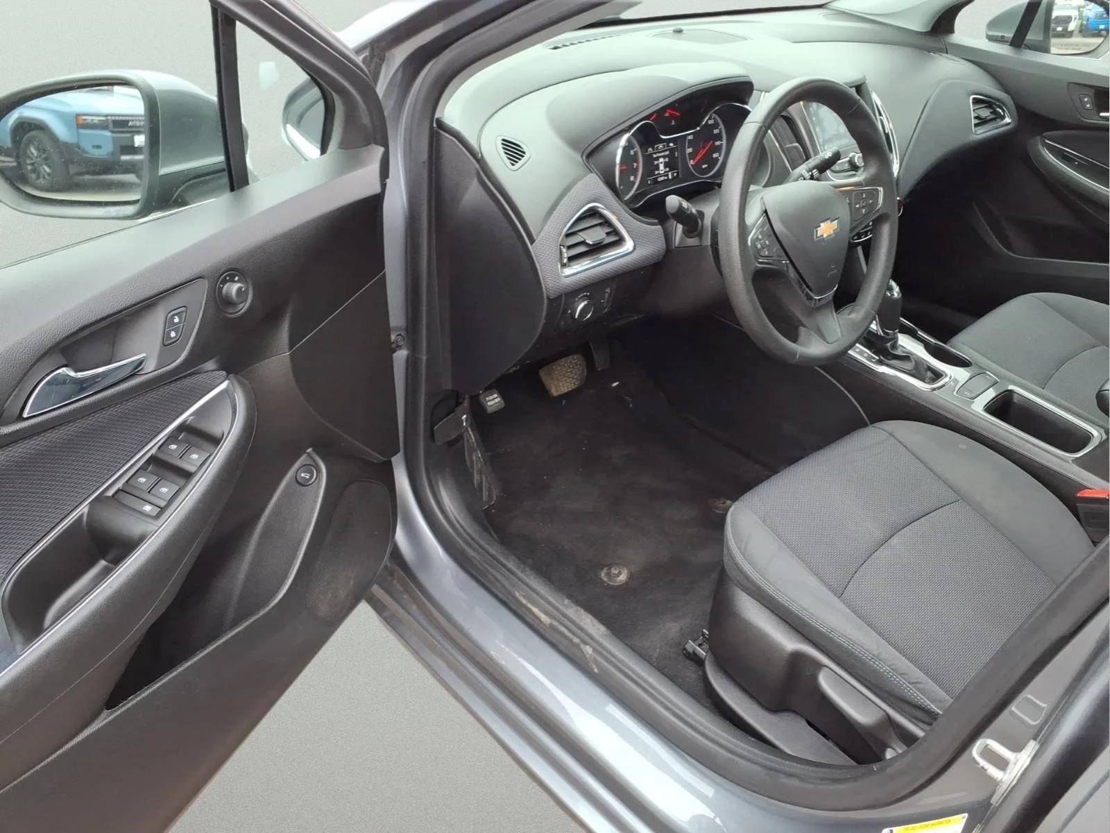 Used 2019 Gray Chevrolet LT image 10