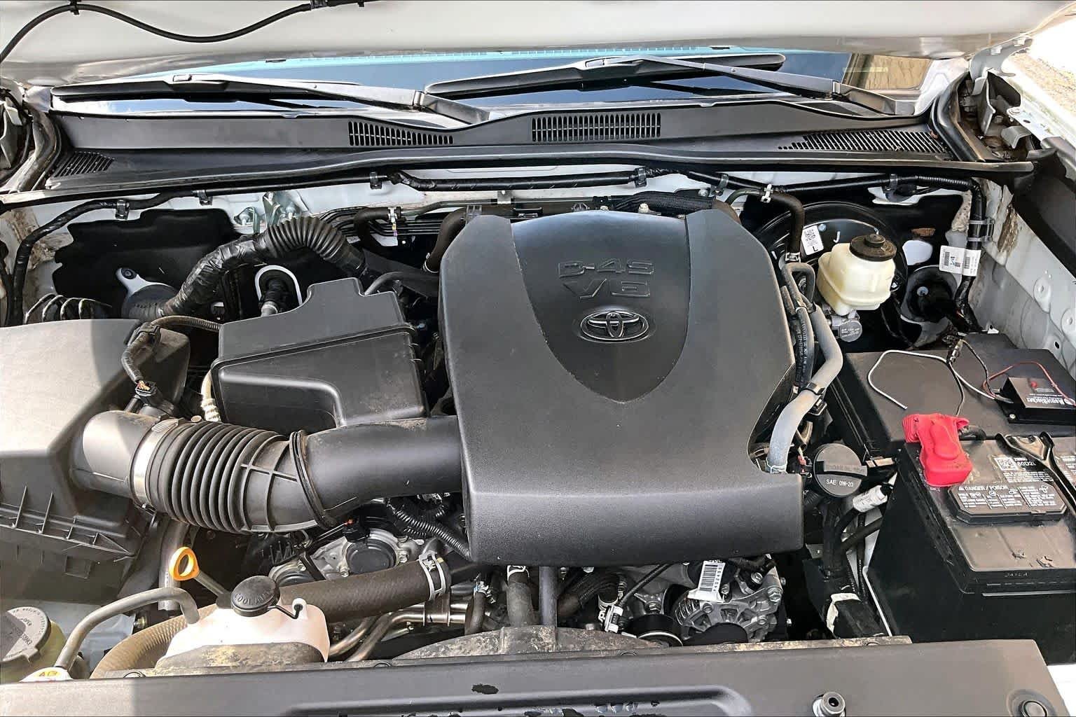 Used 2021 Super White Toyota SR5 image 32