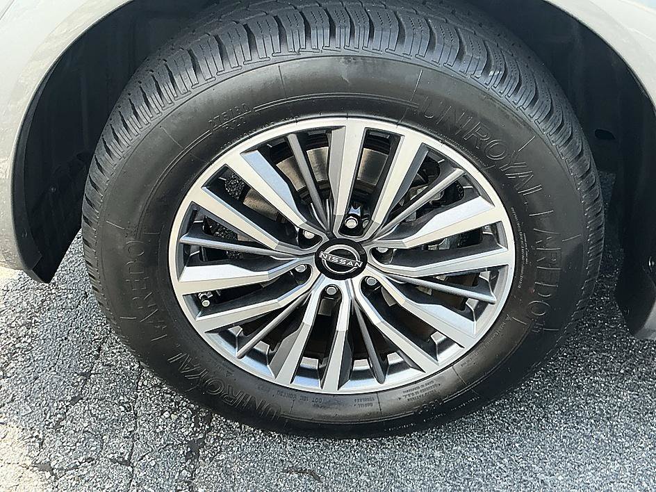 Certified Used 2023 Gun Metallic Nissan SL image 11