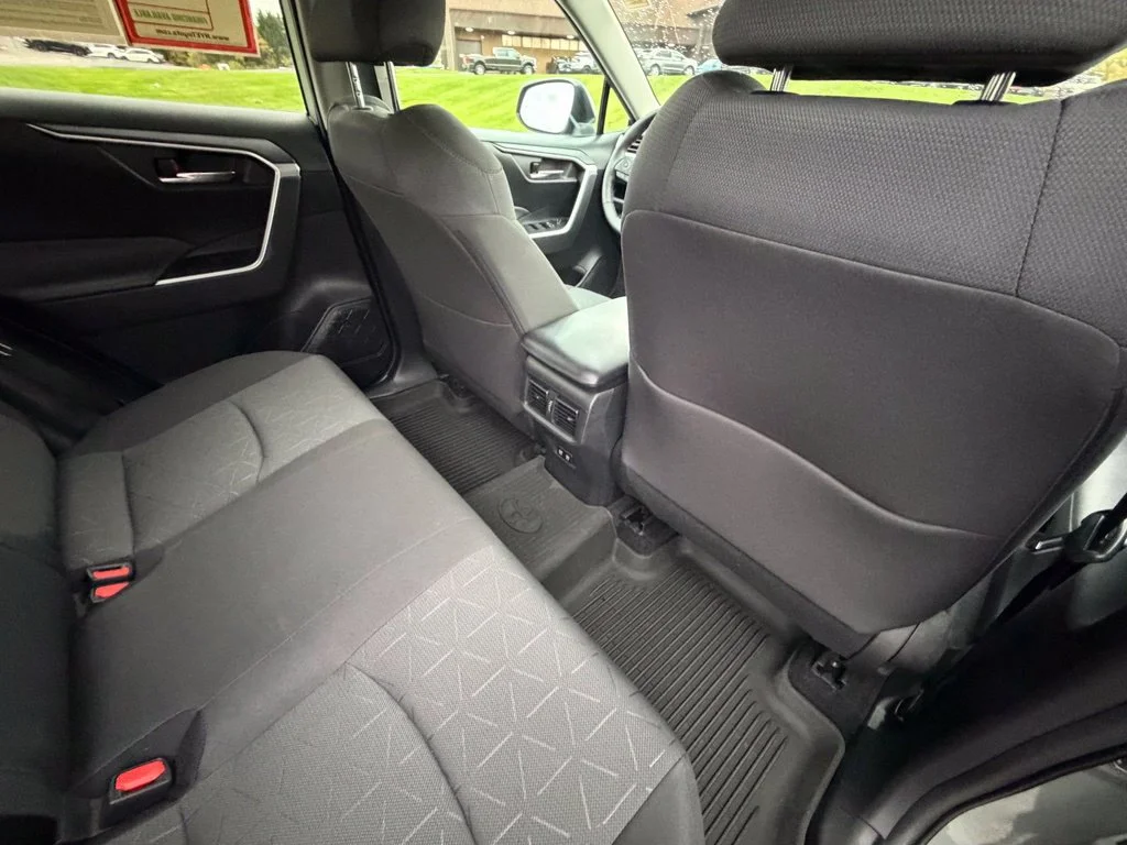 Used 2021  Toyota XLE image 38
