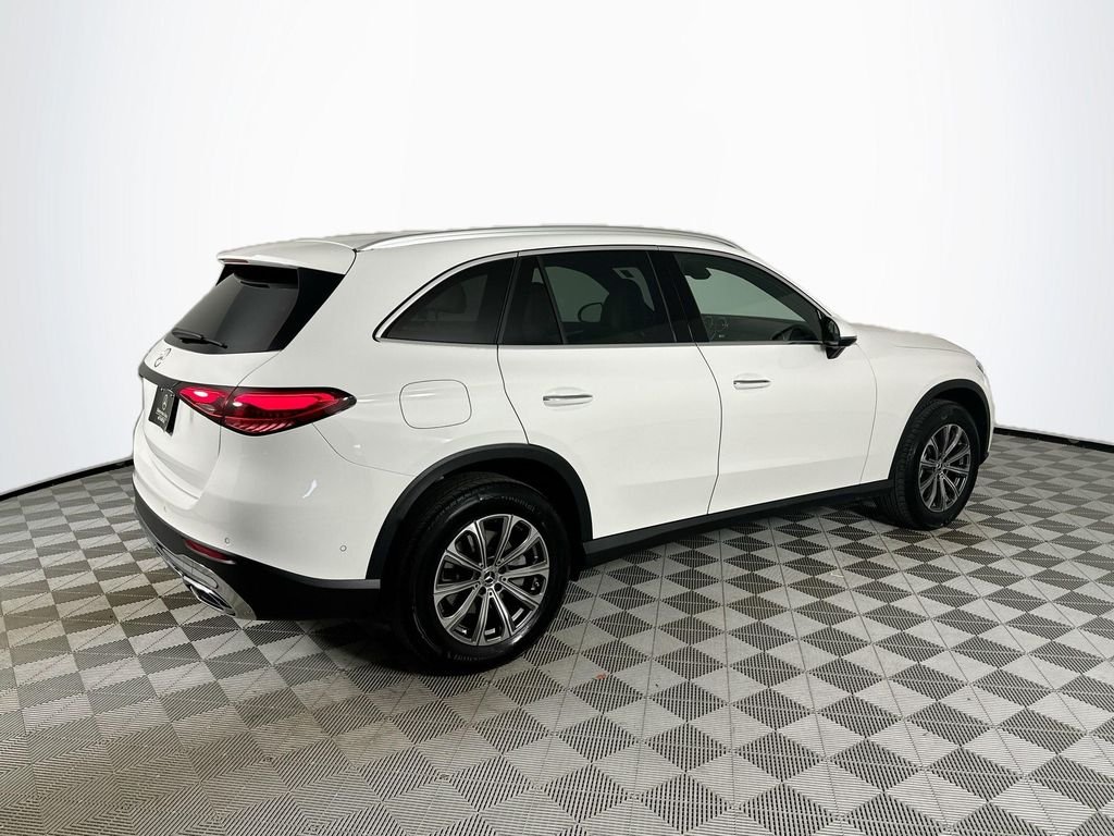 Certified Used 2023  Mercedes-Benz GLC 300 image 7
