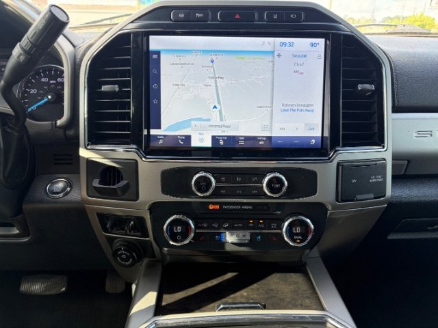 Used 2022 Silver Ford LARIAT image 17