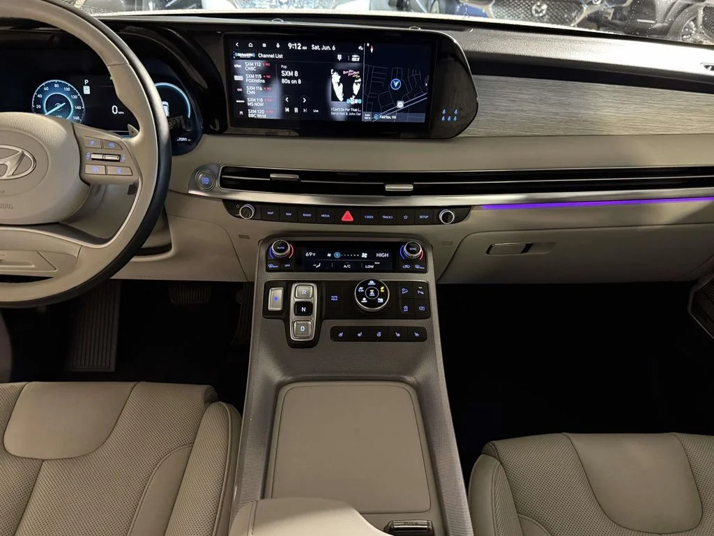 Used 2024 White Hyundai Calligraphy image 19