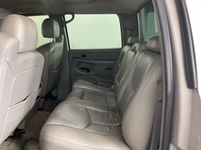 Used 2006 Silver Chevrolet Work Truck image 22