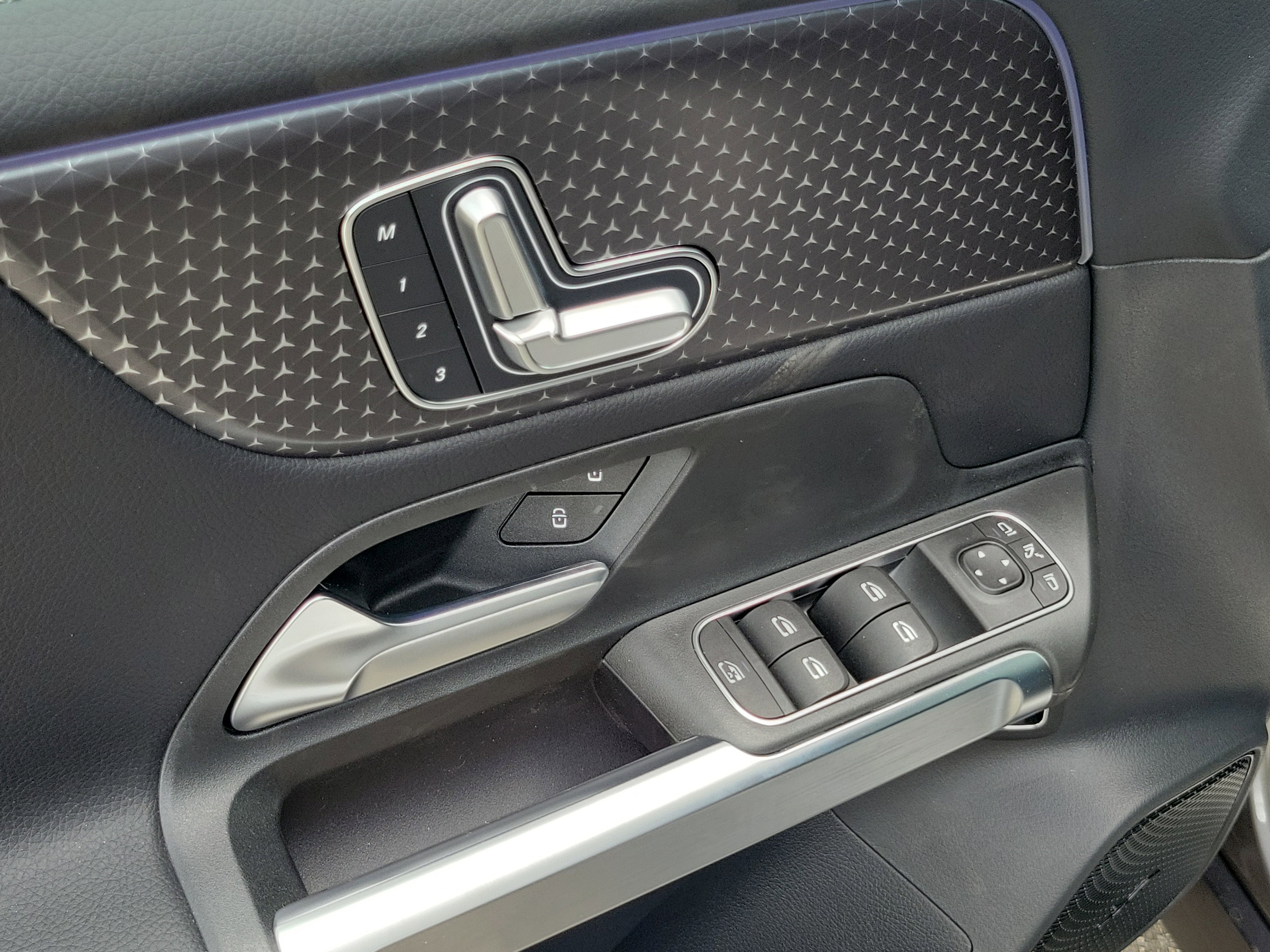 New 2026 Mountain Grey Metallic Mercedes-Benz GLB 250 image 50