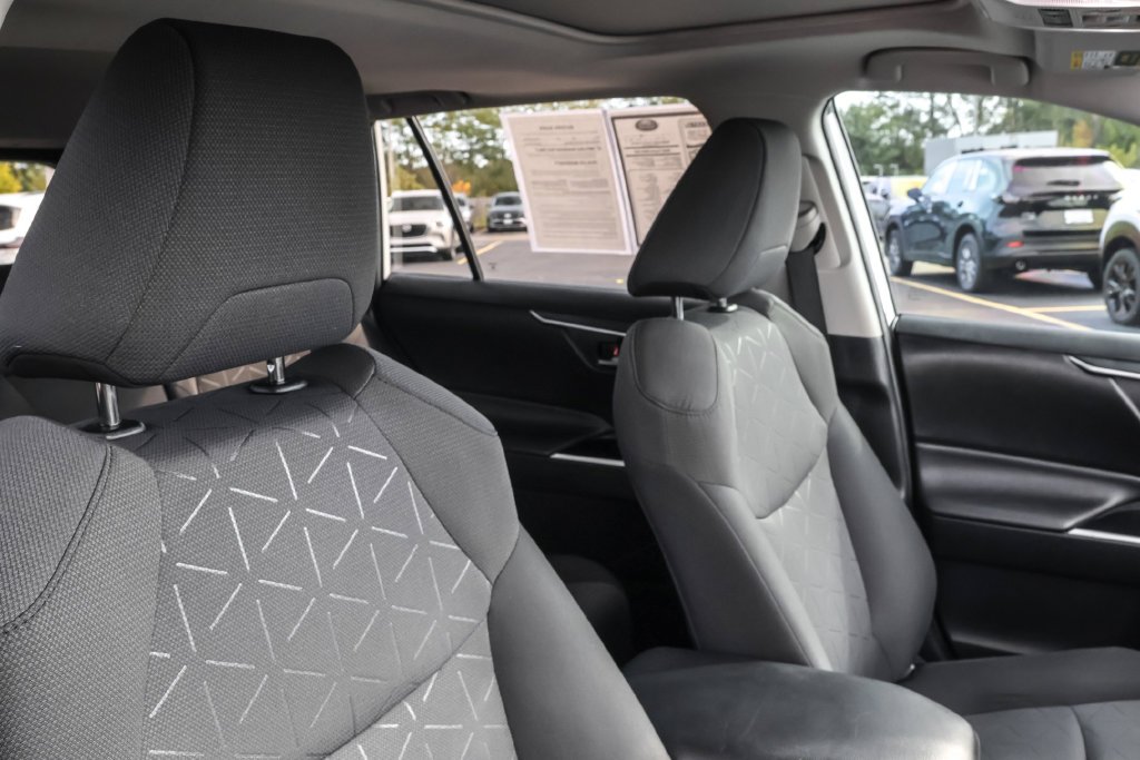 Used 2020 White Toyota XLE image 38
