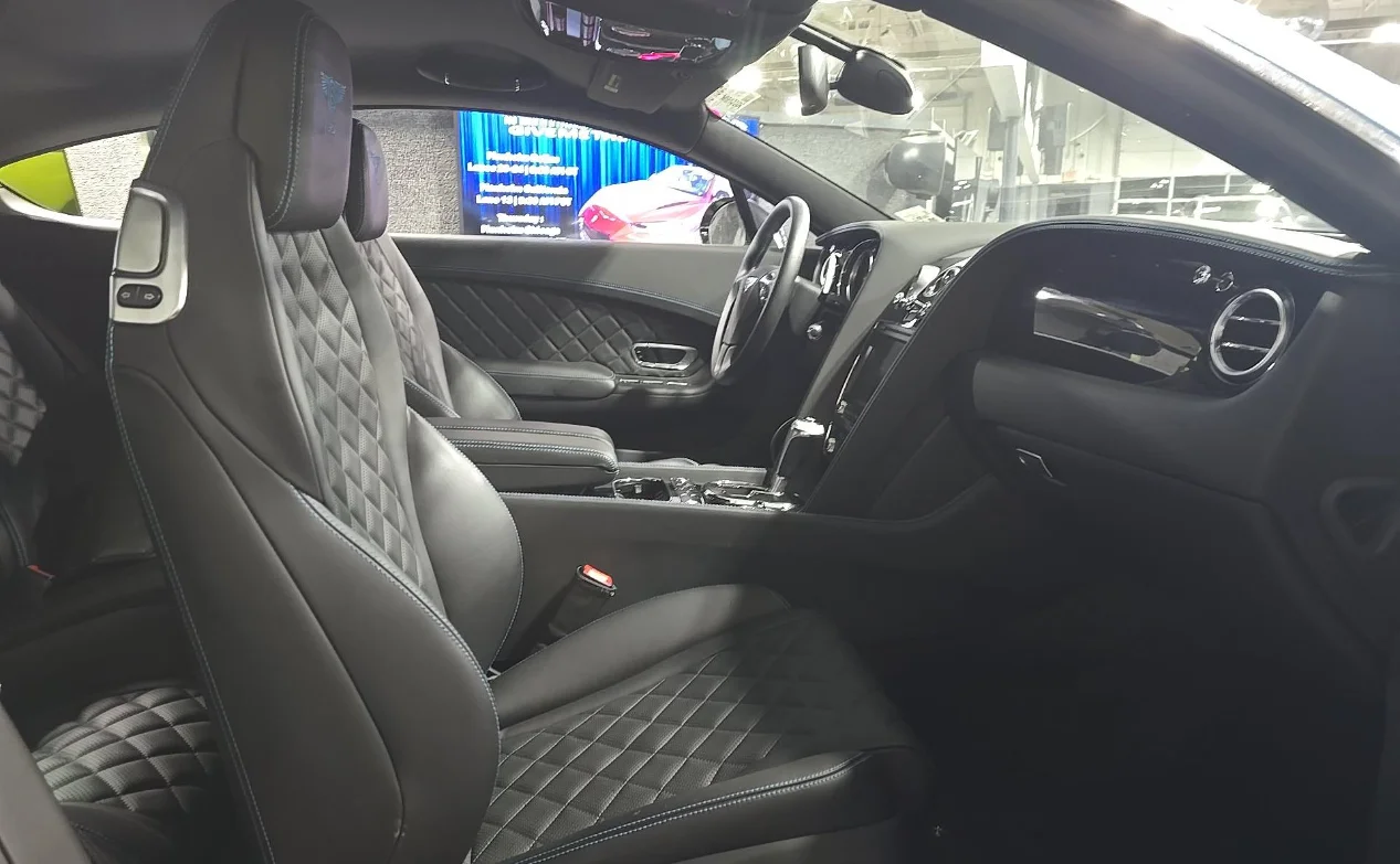 Used 2017 Blue Bentley V8 S image 6