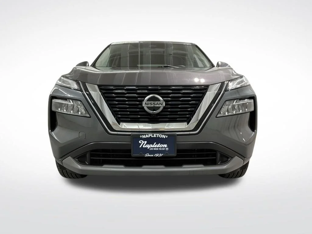 Used 2021 Gun Metallic Nissan SV image 5