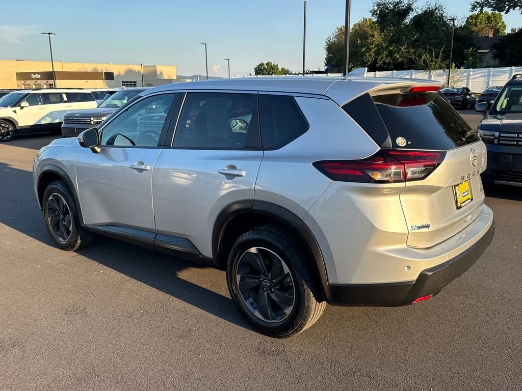 Used 2024 Silver Nissan SV image 5