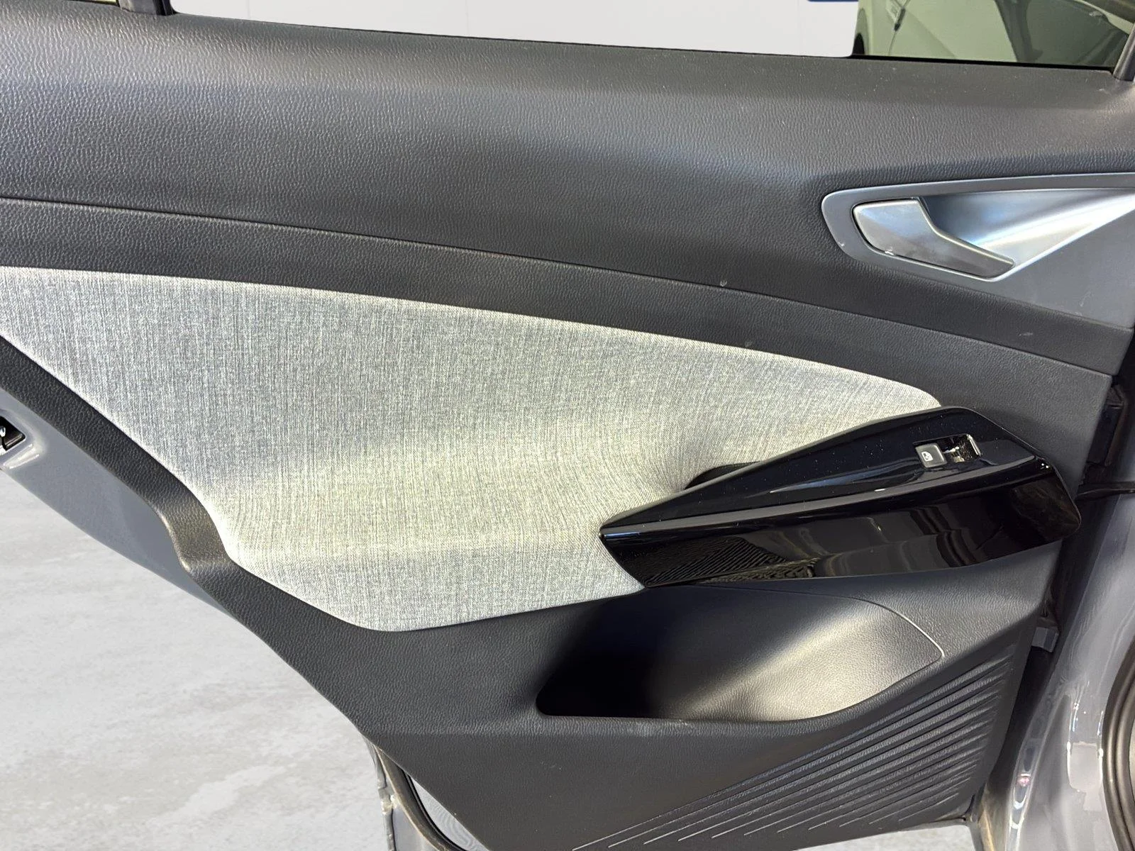 Used 2023 Pure Gray Volkswagen Pro image 17
