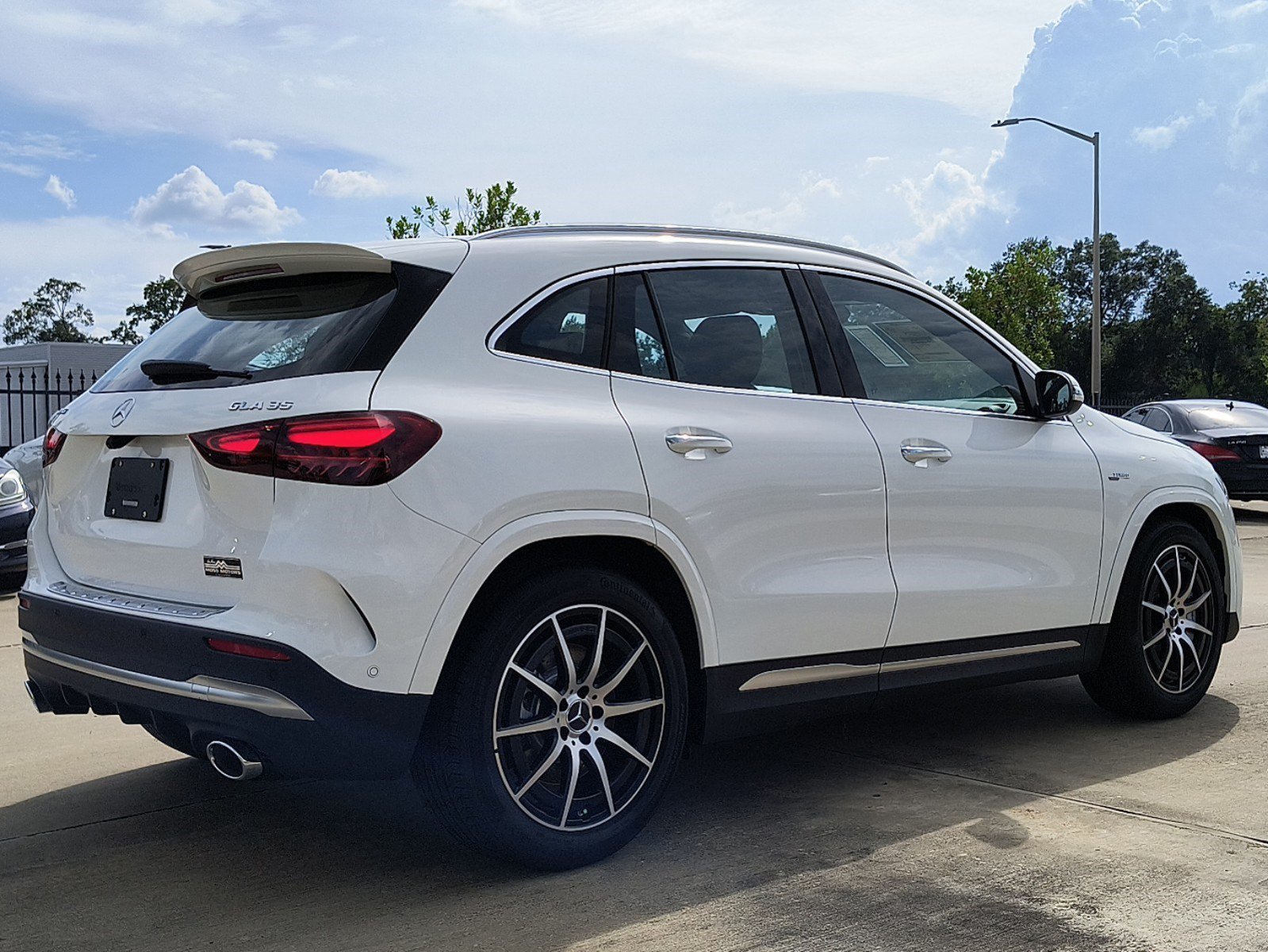 New 2025 Polar White Mercedes-Benz AMG® GLA 35 4MATIC® SUV image 20