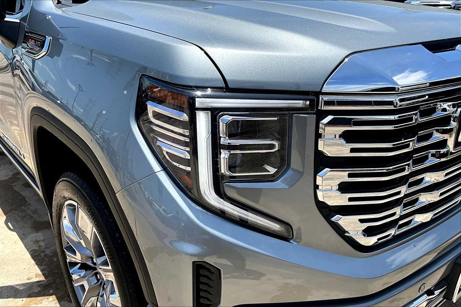 Used 2024 Sterling Metallic GMC Denali image 27