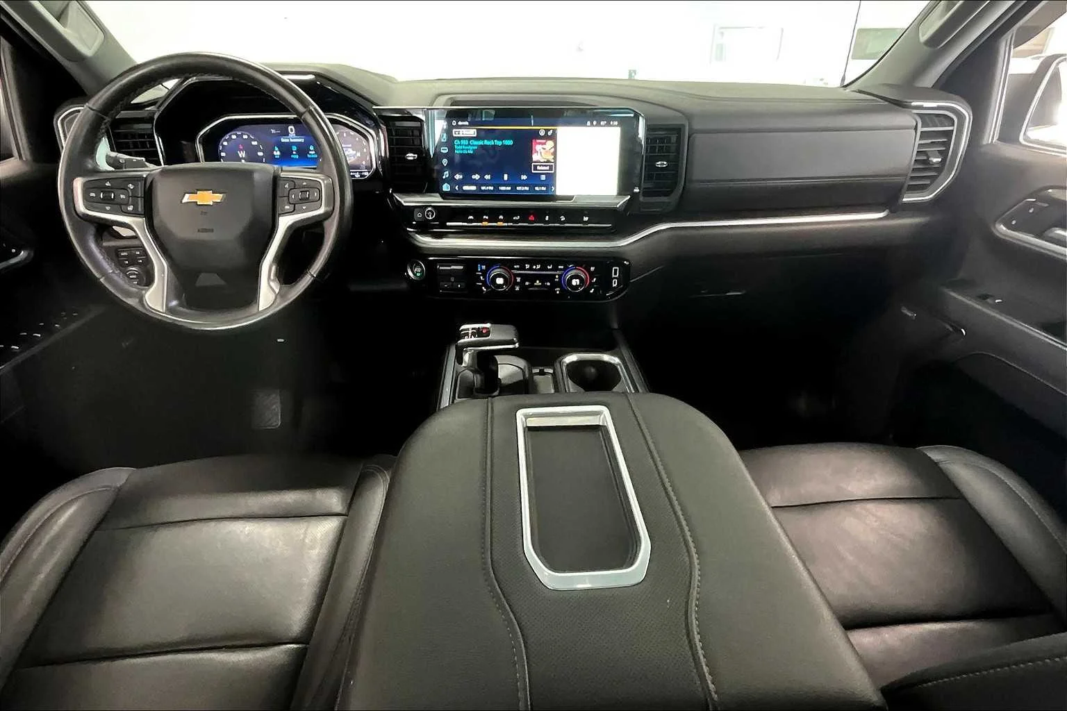 2022 Chevrolet Silverado 1500 LTZ - Photo 8