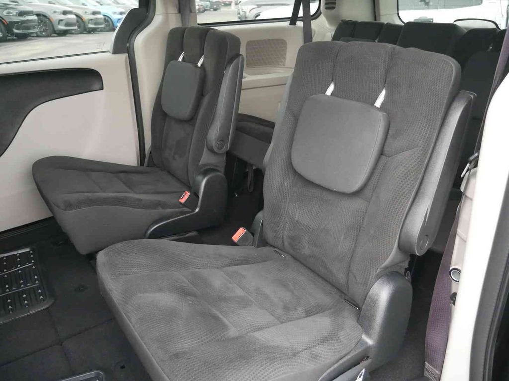 Used 2017 Black Dodge SE image 11