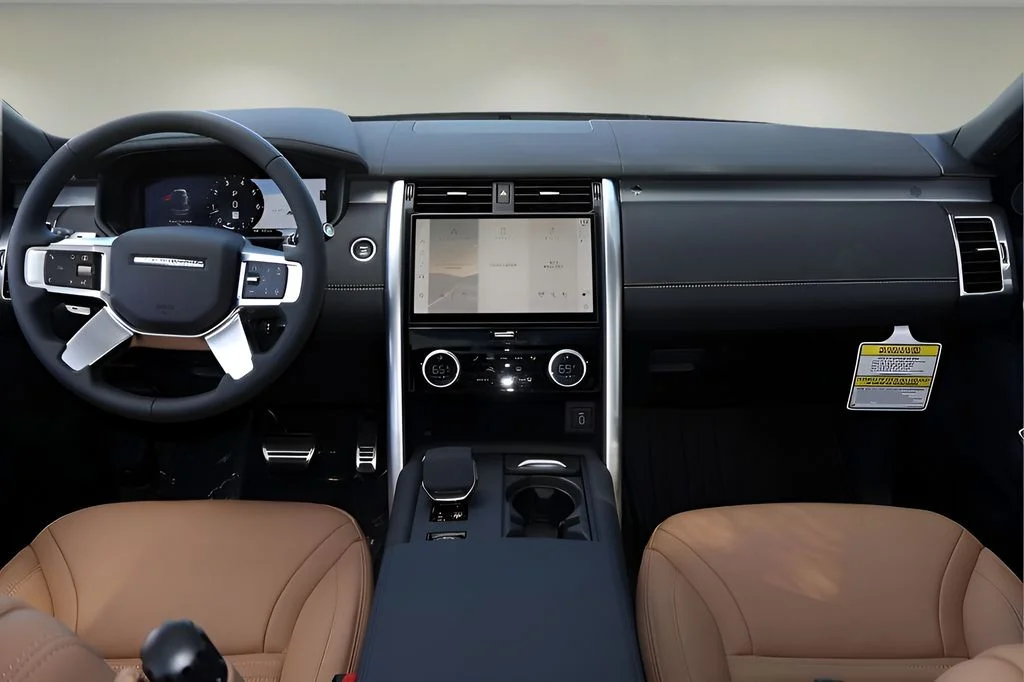 New 2026 Sedona Red Land Rover  image 13