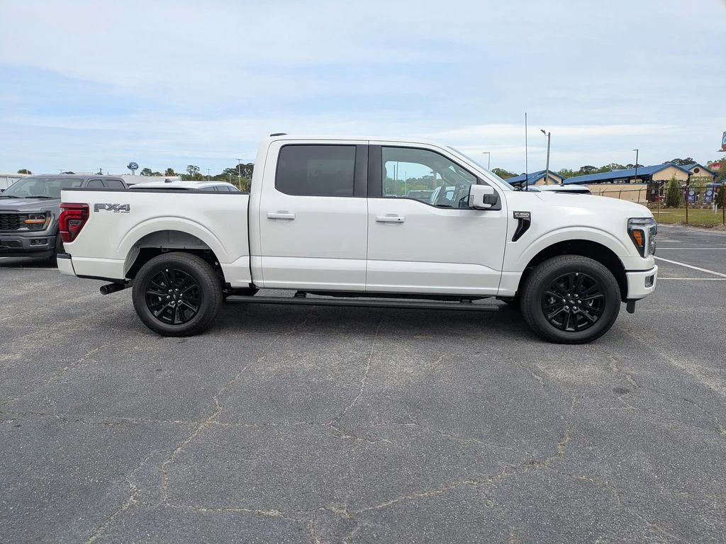 New 2026 Star White Metallic Tri-Coat Ford Platinum image 3
