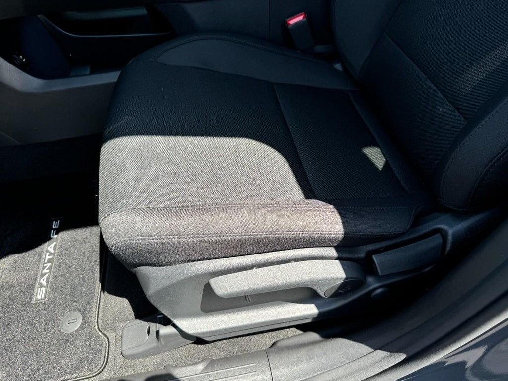 2025 Hyundai Santa Fe SE - Photo 14