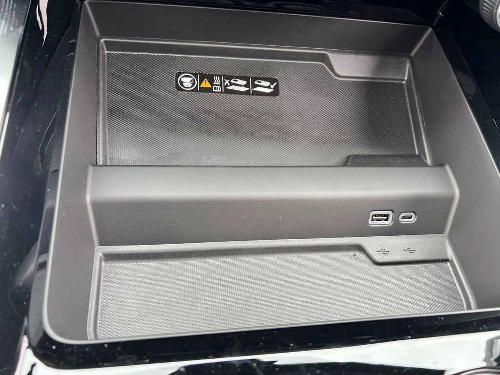 2026 Chevrolet Suburban Premier - Photo 24