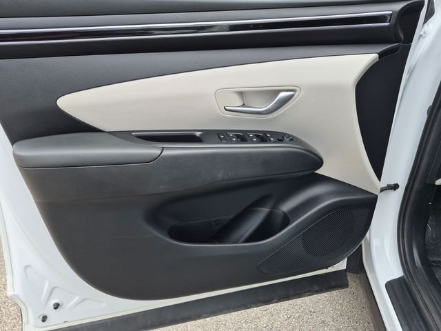 2022 Hyundai Tucson SE - Photo 12