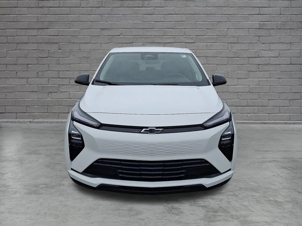 New 2027 Summit White Chevrolet LT image 2