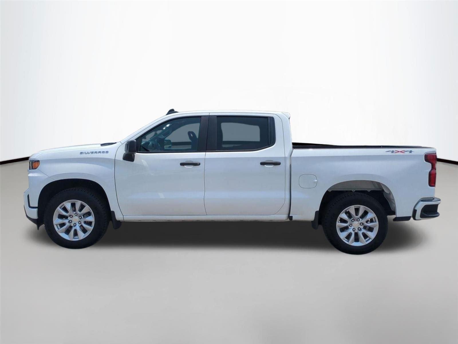 Used 2022 Summit White Chevrolet Custom image 2