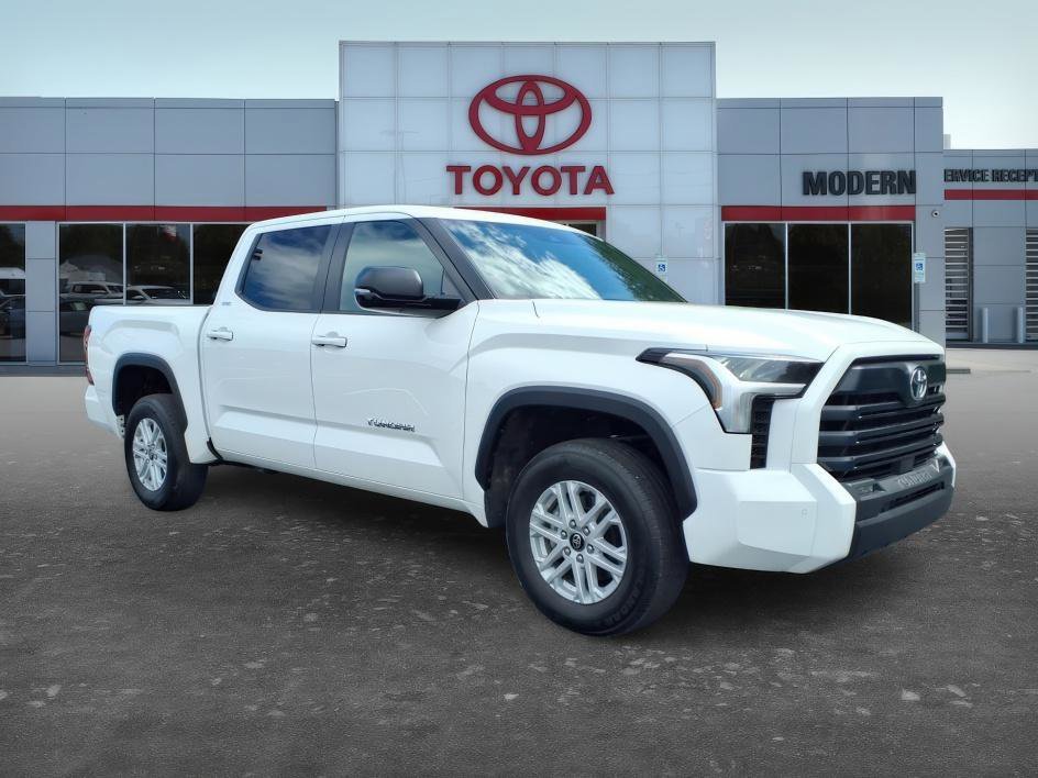 Used 2025 Ice Cap Toyota SR5 image 8